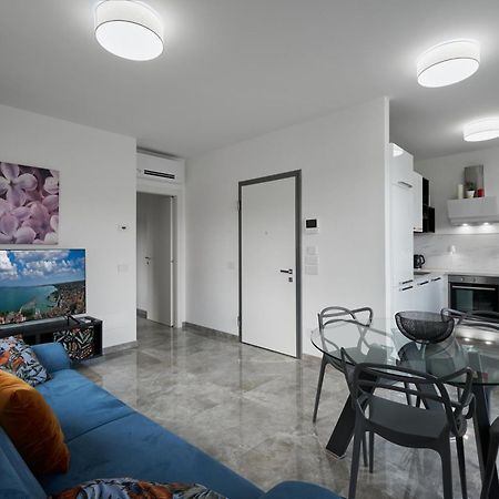 Villa Karolina Desenzano del Garda Buitenkant foto