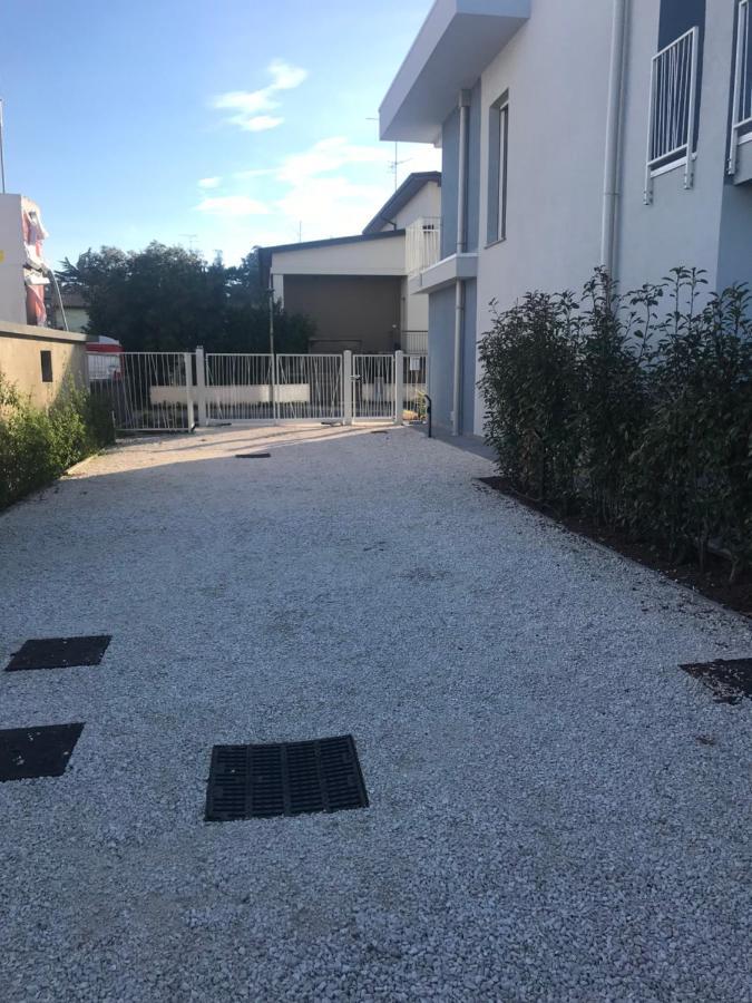 Villa Karolina Desenzano del Garda Buitenkant foto