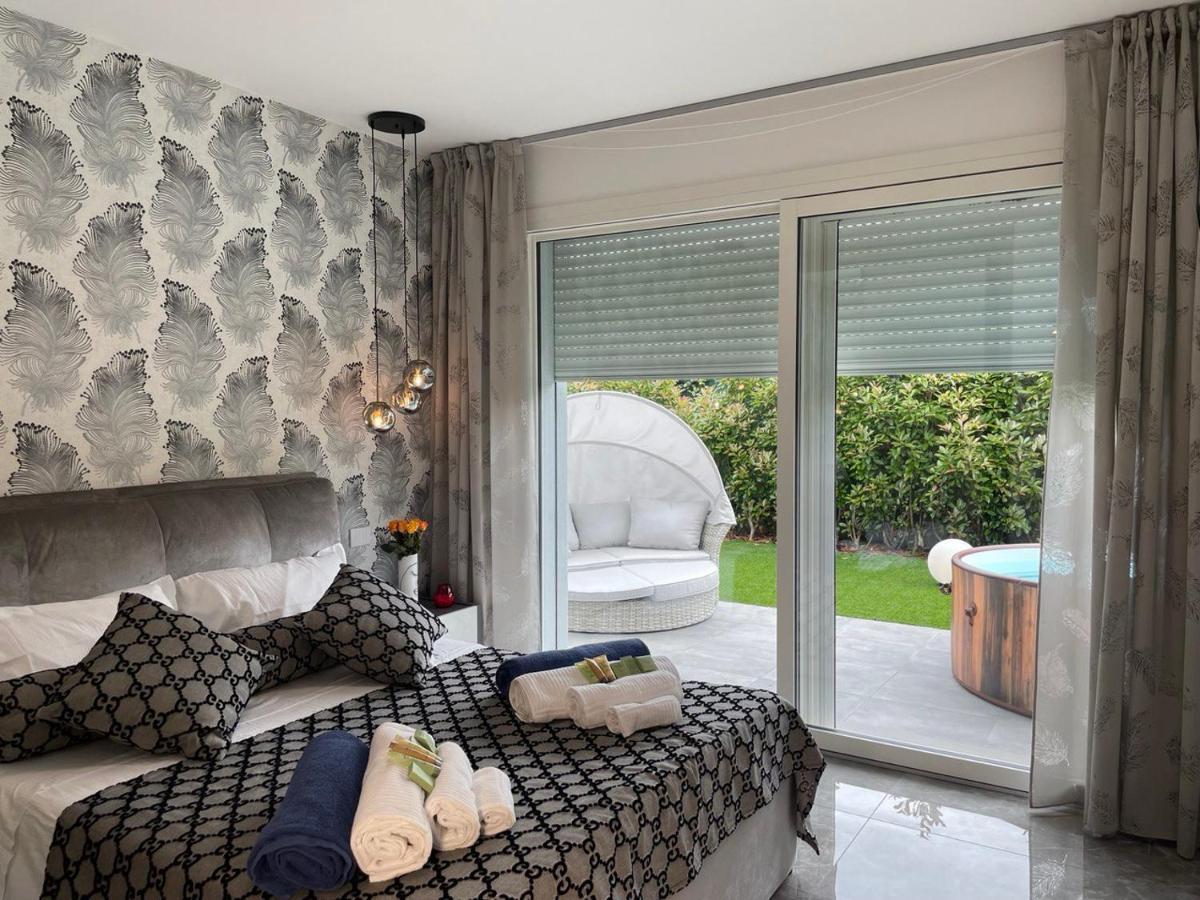 Villa Karolina Desenzano del Garda Buitenkant foto