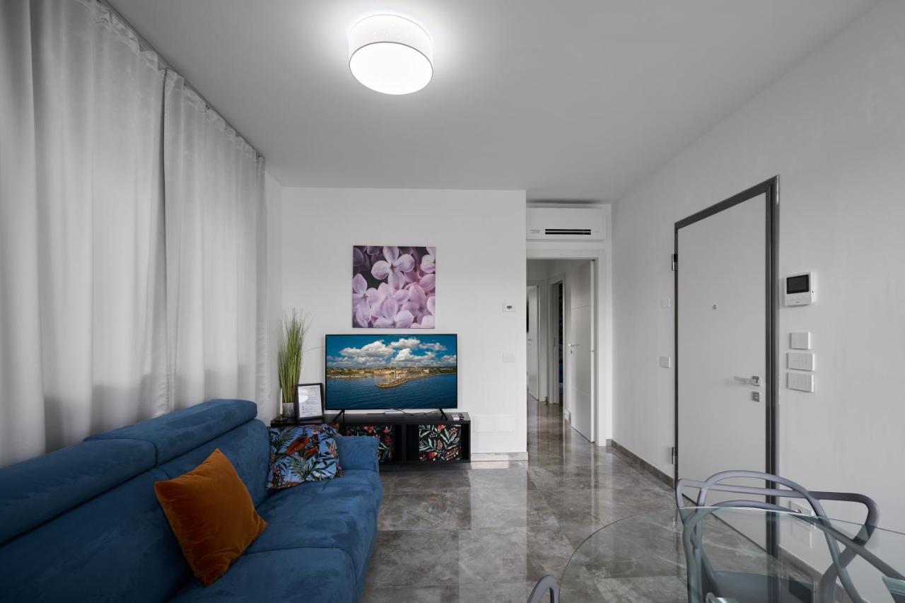 Villa Karolina Desenzano del Garda Buitenkant foto