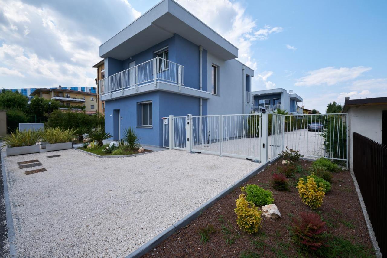 Villa Karolina Desenzano del Garda Buitenkant foto